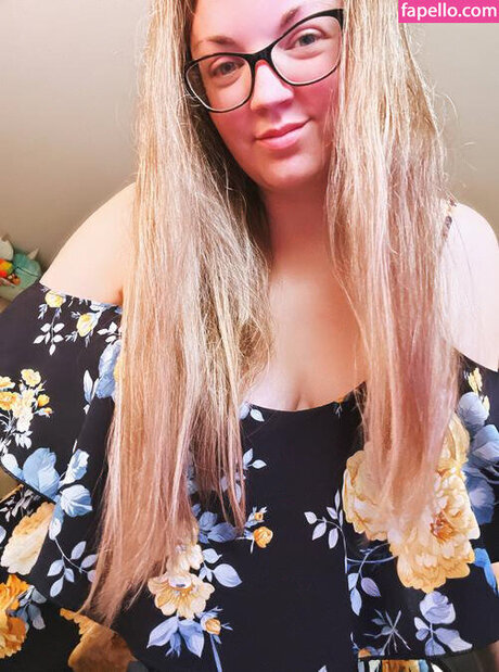 annamt1992 model adult picture