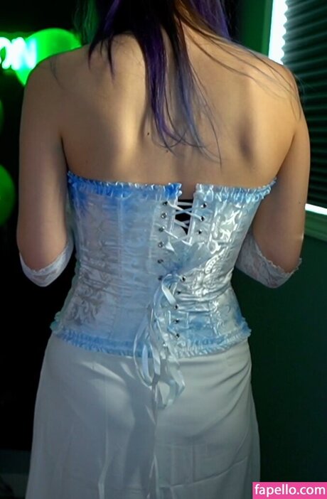 Rayactions model nude pics