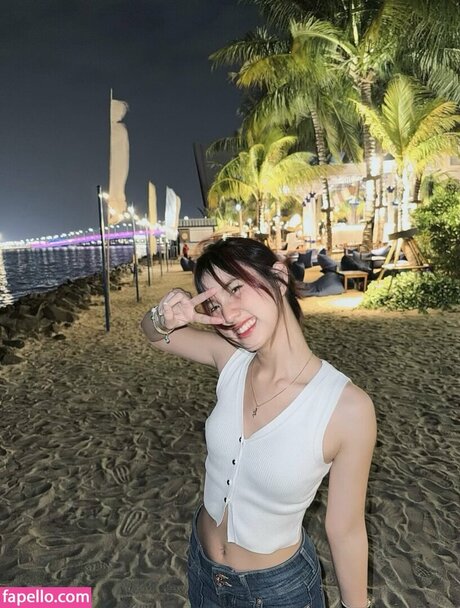 Leonazhen pretty model pictures