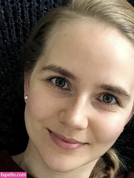 Fastasmr pornstar nude archive