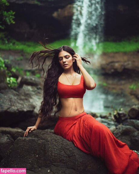 Malavika Mohanan nudes actress galleries