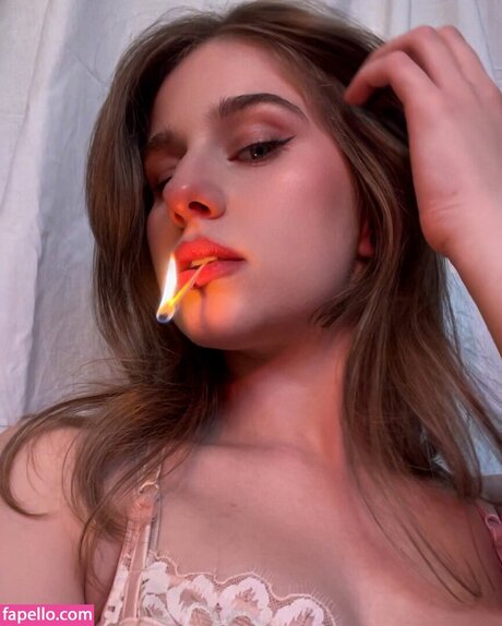 Alaurabidingcitizen xxx pornstar photos