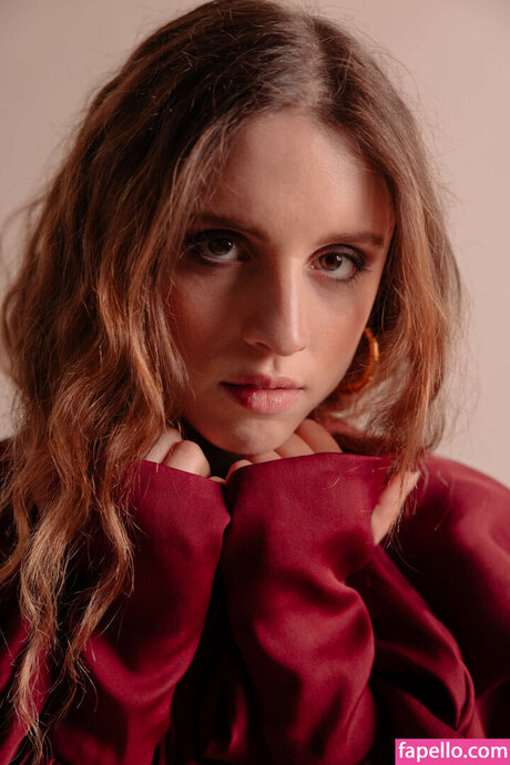 Angelina Mango model free photos