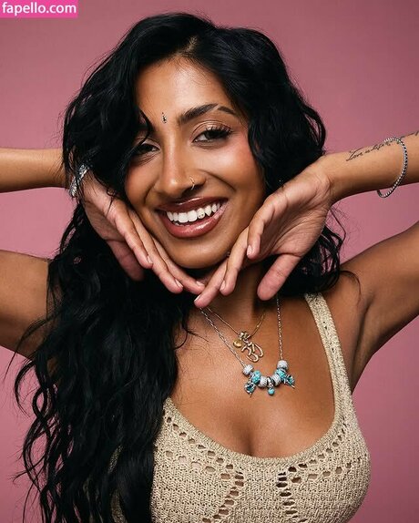 Lara Raj hd model image