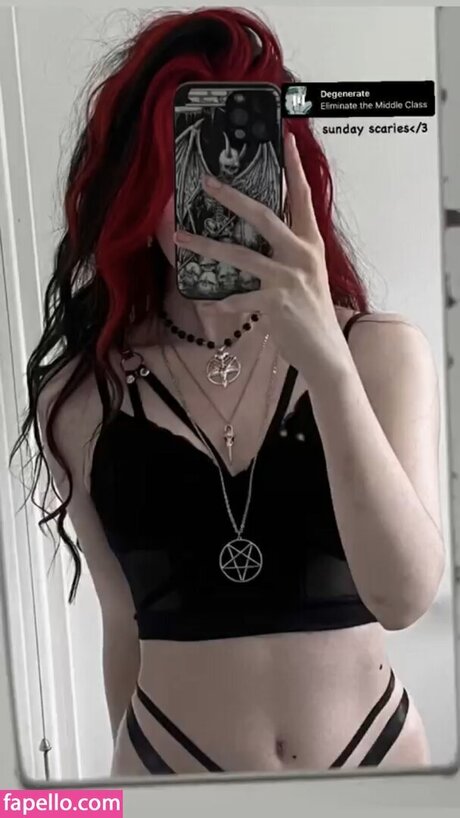 Nicole Clews nice model picture