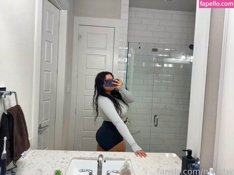 Nivibtw nudes model photos