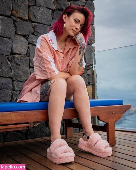 maghla_ adult model image