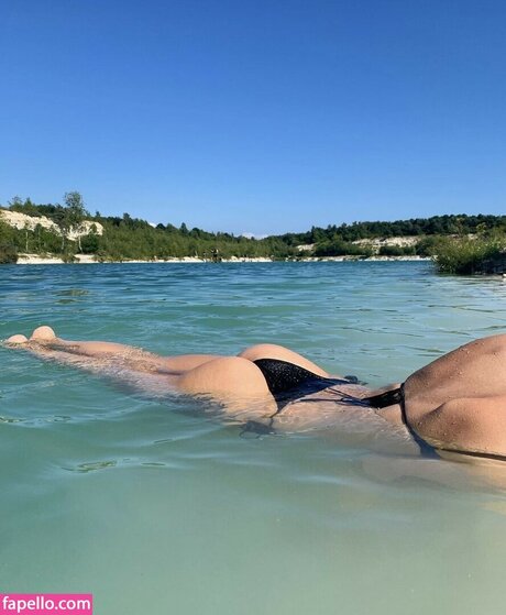 Marie Watson naked model photos