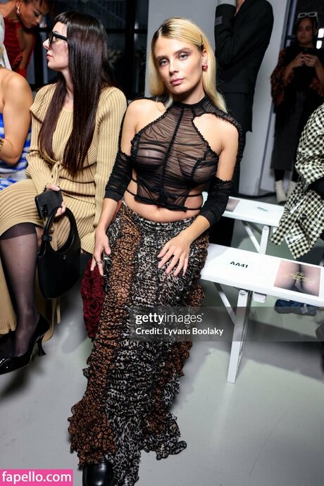 Maelle Pistoia model erotic photo