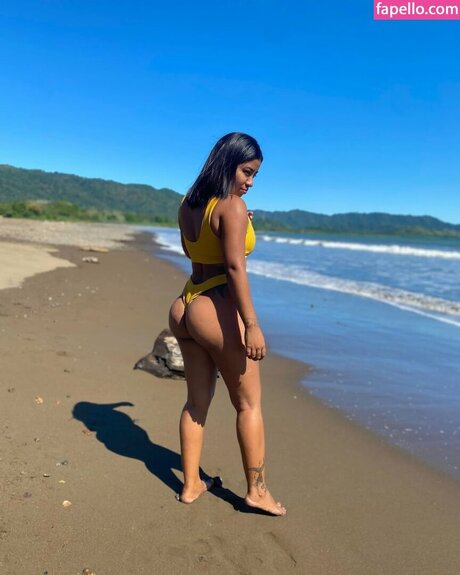 Melanie Noelia hd pornstar pics