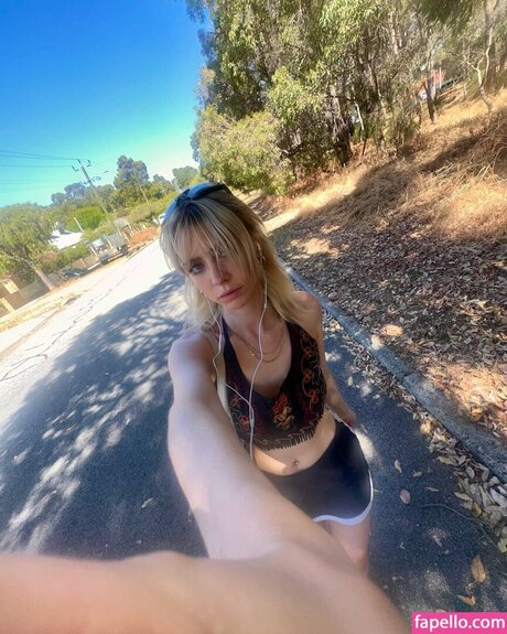 Maddie Phillips hd model img