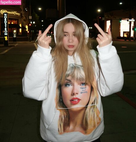 Liltaybepoppin pornstar top images