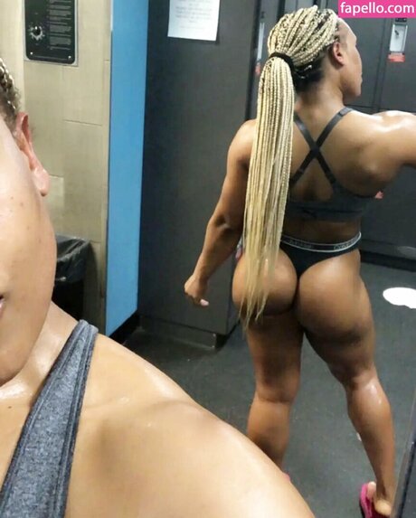 iamcassfit model perfect pic