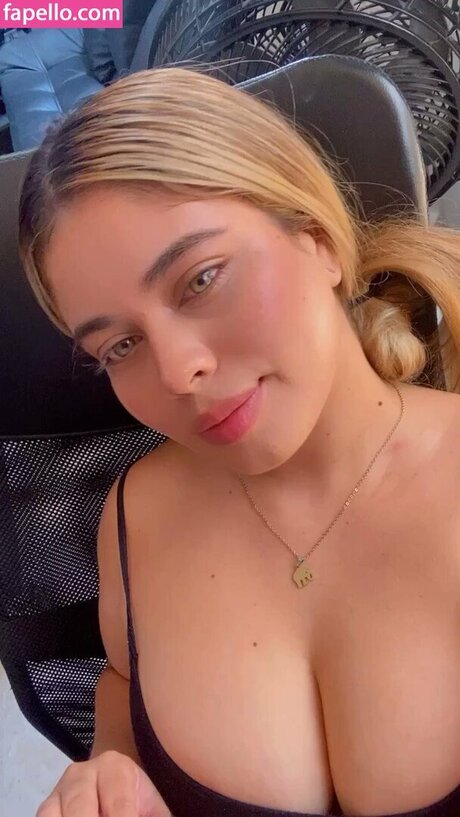 Daniela Villa exclusive star photos