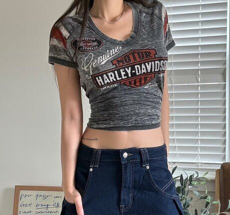 still need sexy actress photo