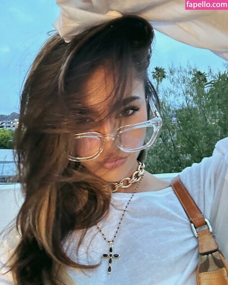 Rayna V model high quality photos