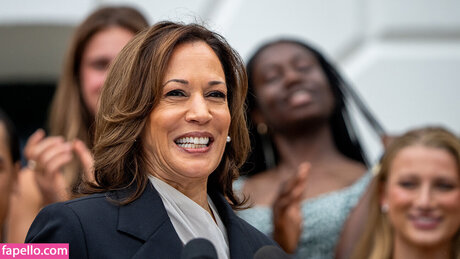 Kamala Harris nice actress photo