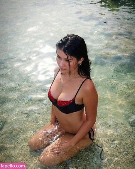 Pepperoni Muffin model erotic pic