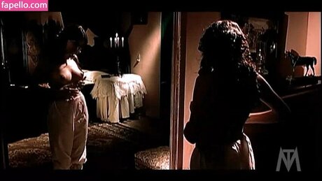 Manuela Do Monte star art pictures