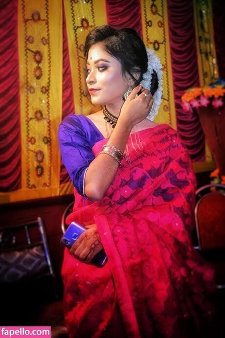 Reya Ghosh pretty actress pics