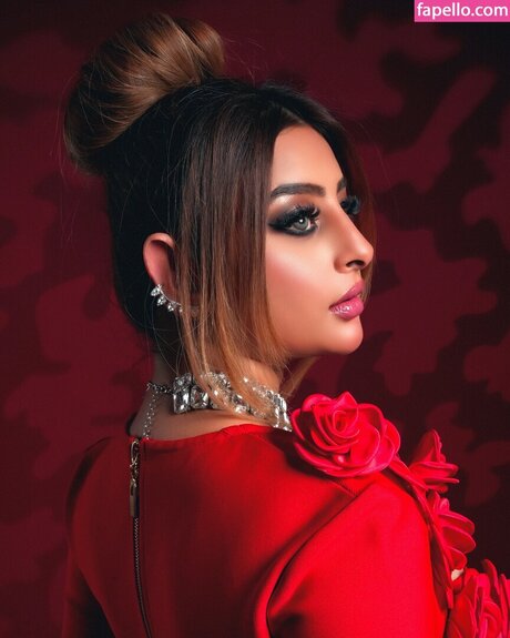 Avneet Kaur star top img