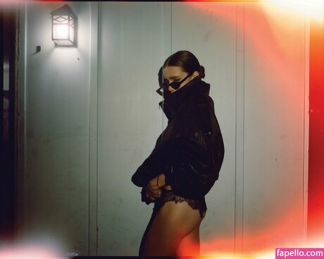 Talia Ryder adult model image