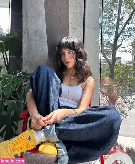 Om4ly top star photos