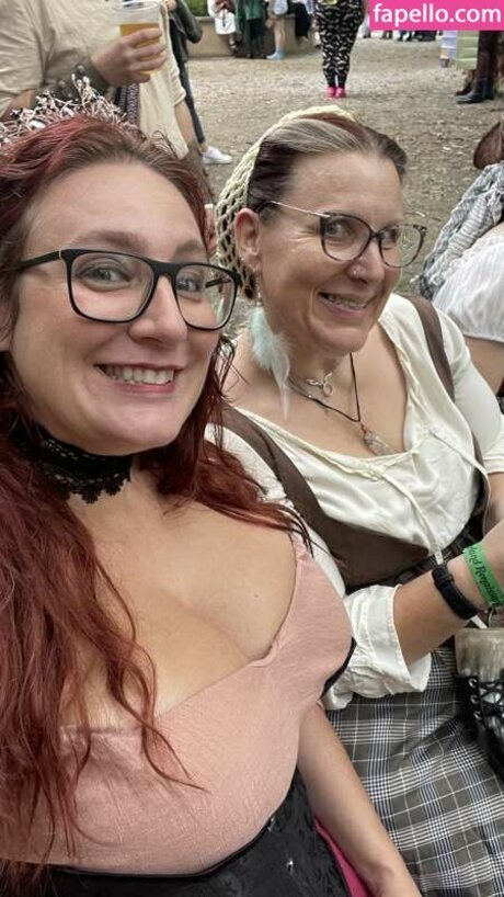 RefashionedHippie sexy pornstar img