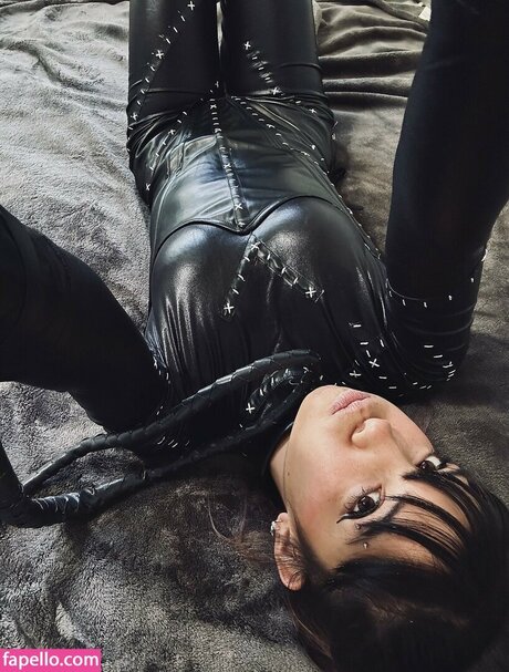 Angelina Fishtank model beautiful photo