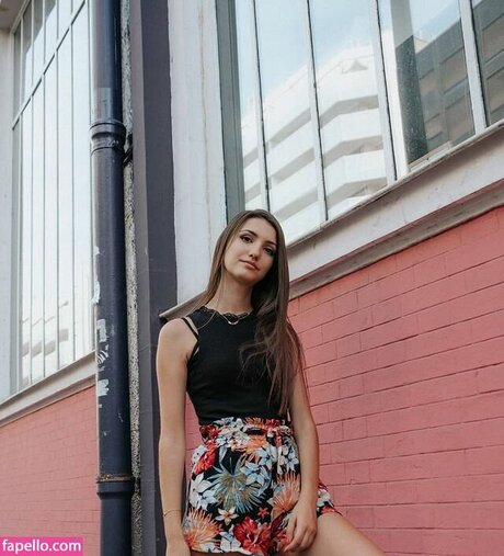 Juliette Arz nude star archive