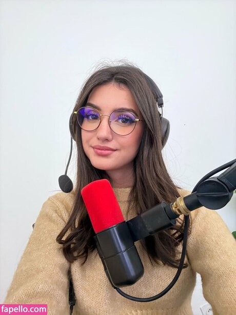 Juliette Arz sexy star pic