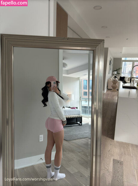 Worshipvaleria xxx pornstar pictures