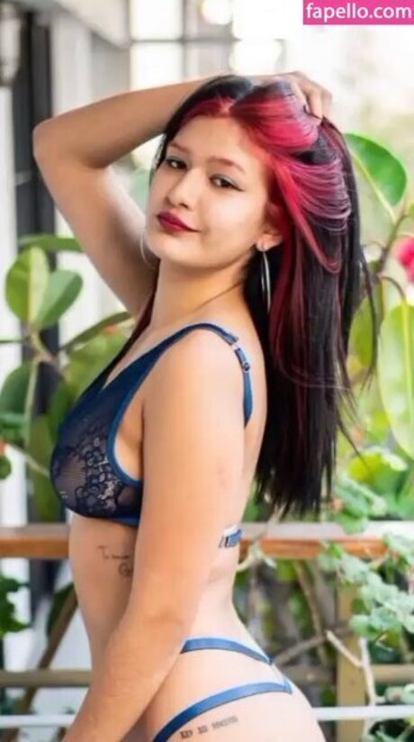 nerunchis model hot img