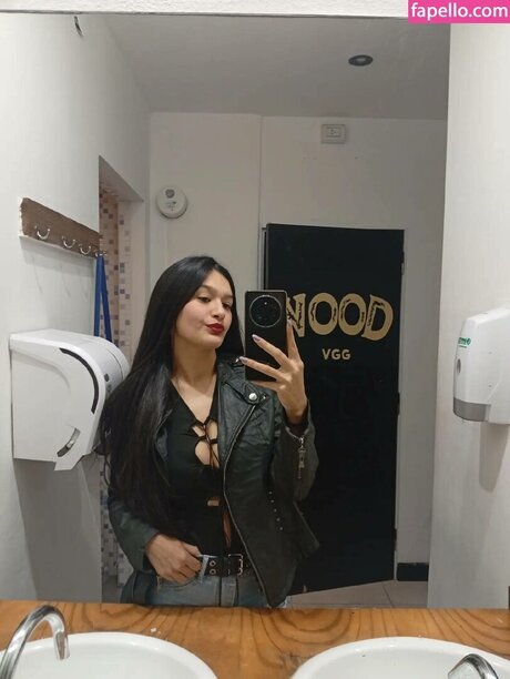 nerunchis nudes model photo