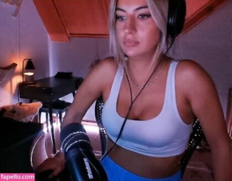 Honeyxxo nudes pornstar img