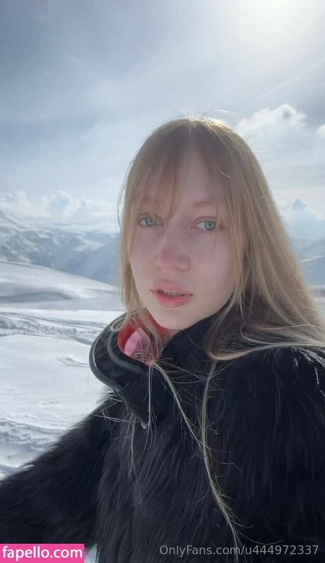 evija lace model beautiful pic