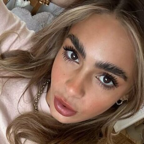 Mayrafrani beautiful model images