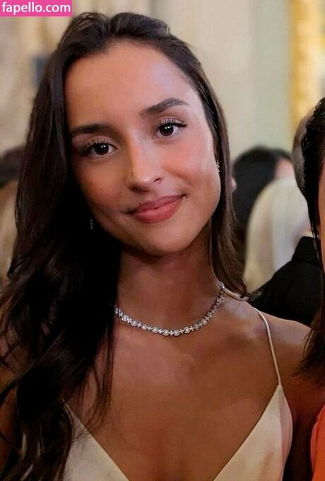 Alexandra Saint Mleux high quality actress img