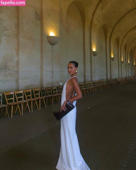 Alexandra Saint Mleux model erotic photo