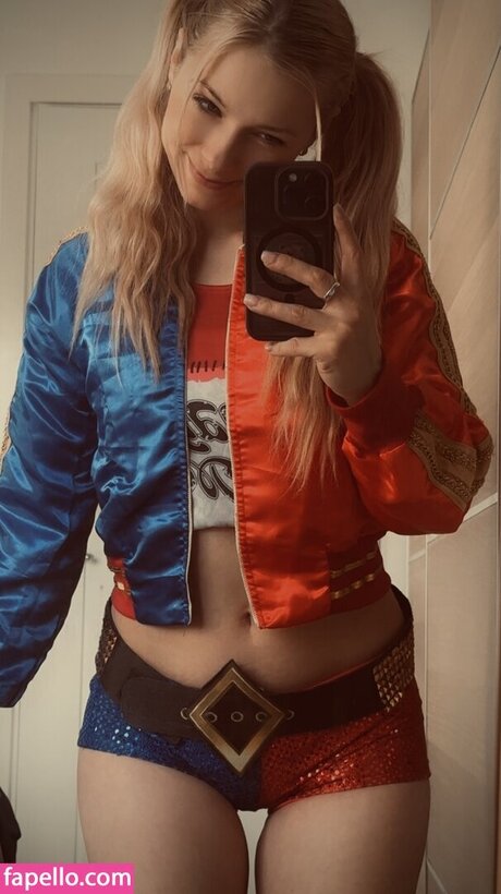 SmileyDani158 hot model pics