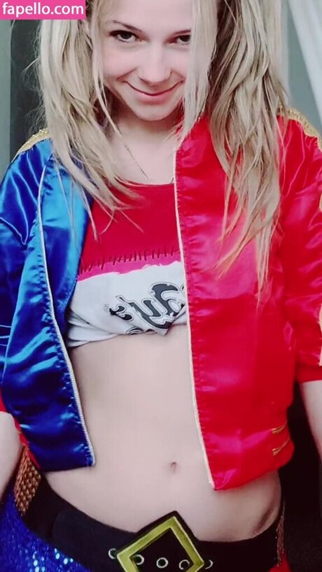 SmileyDani158 star erotic image