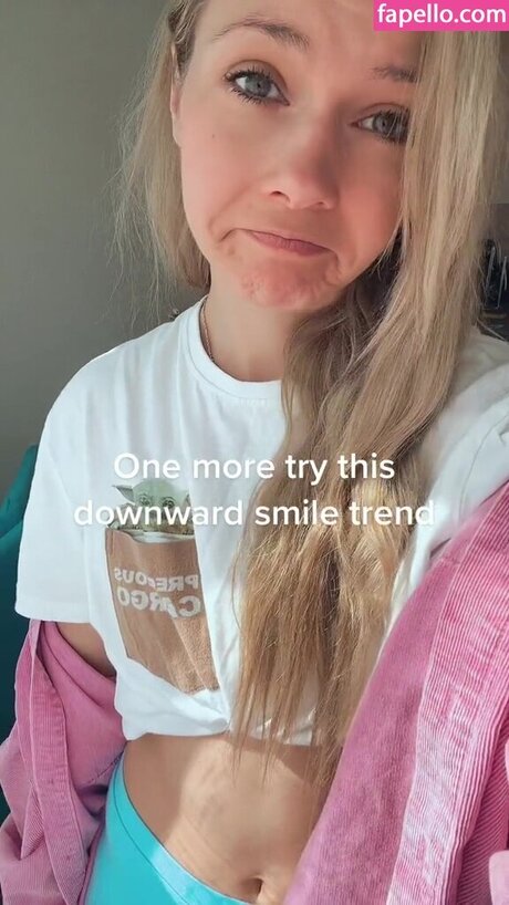 SmileyDani158 nude star photos