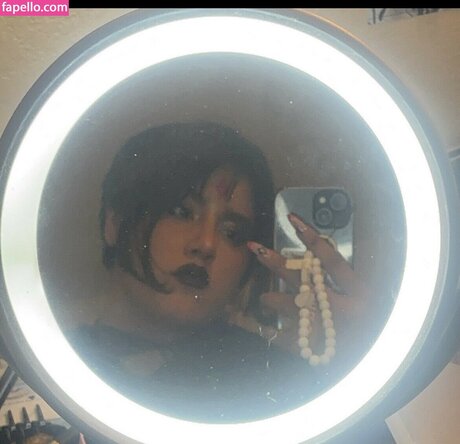 Howdycompa model erotic photo