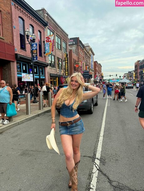 Cassidy Anne pornographic star pictures