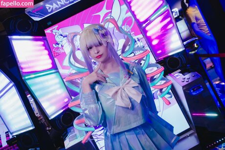 Saltedfishcakes nude pornstar pic