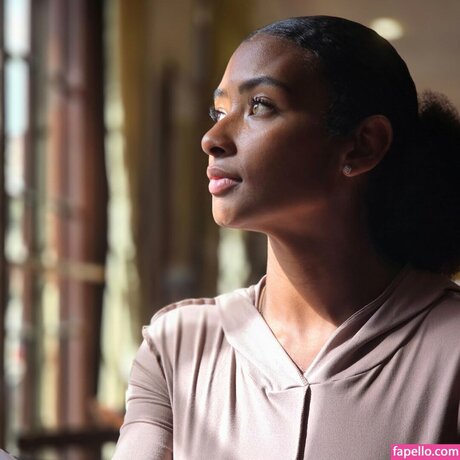 Jessica Nahomy model perfect pic