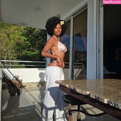 Jessica Nahomy pornstar erotic images