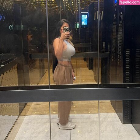 Miaandmonami art model photo