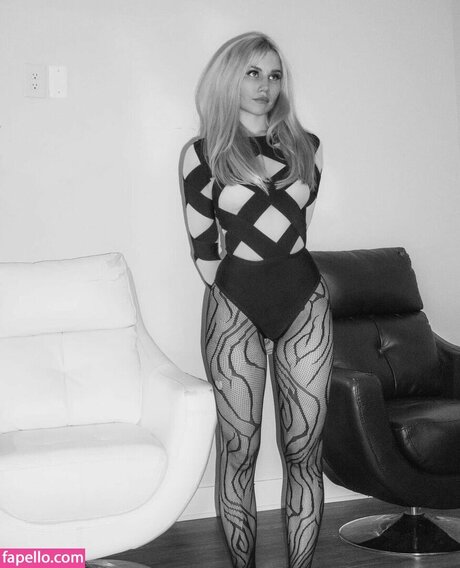 Colette Cherry model erotic image