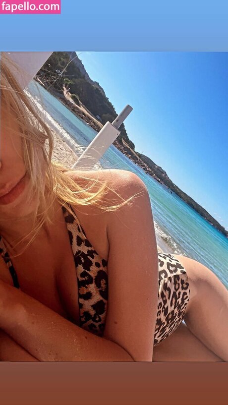 tonyapredko model exclusive pic